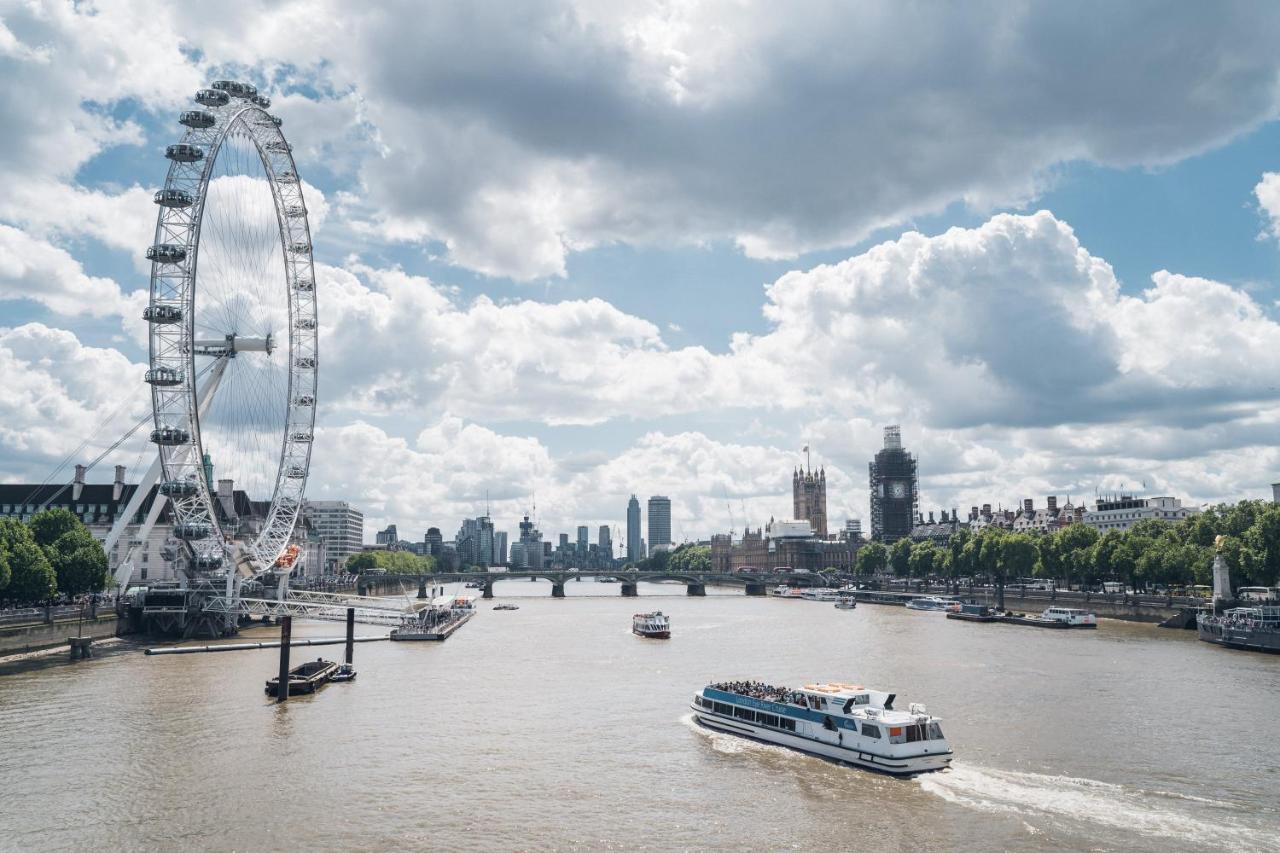 Отель Citizenm London Victoria Station Экстерьер фото