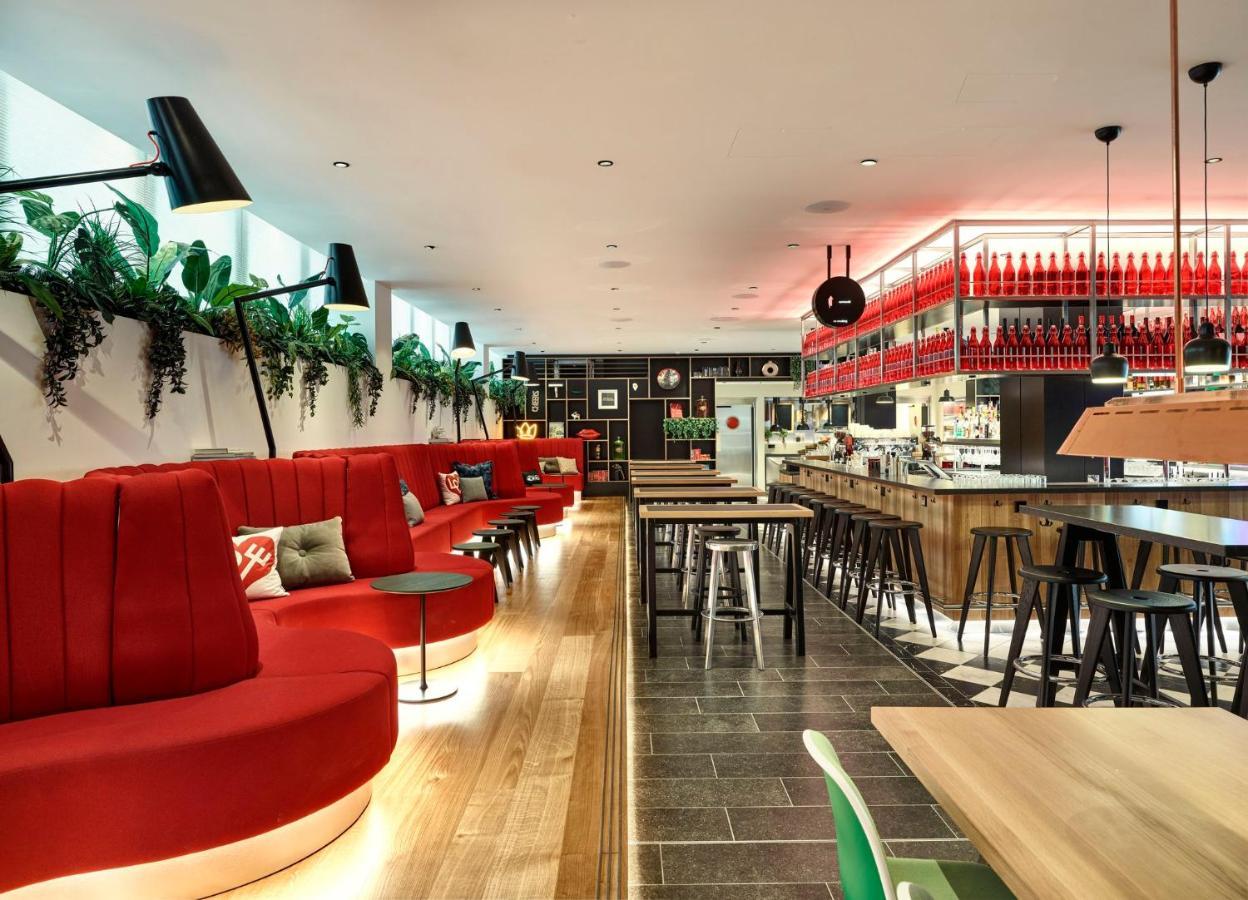 Отель Citizenm London Victoria Station Экстерьер фото